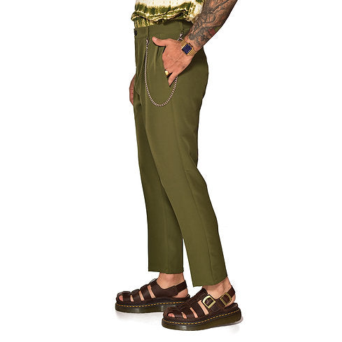 Baggy pants with army presses