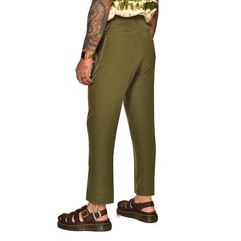 Baggy pants with army presses