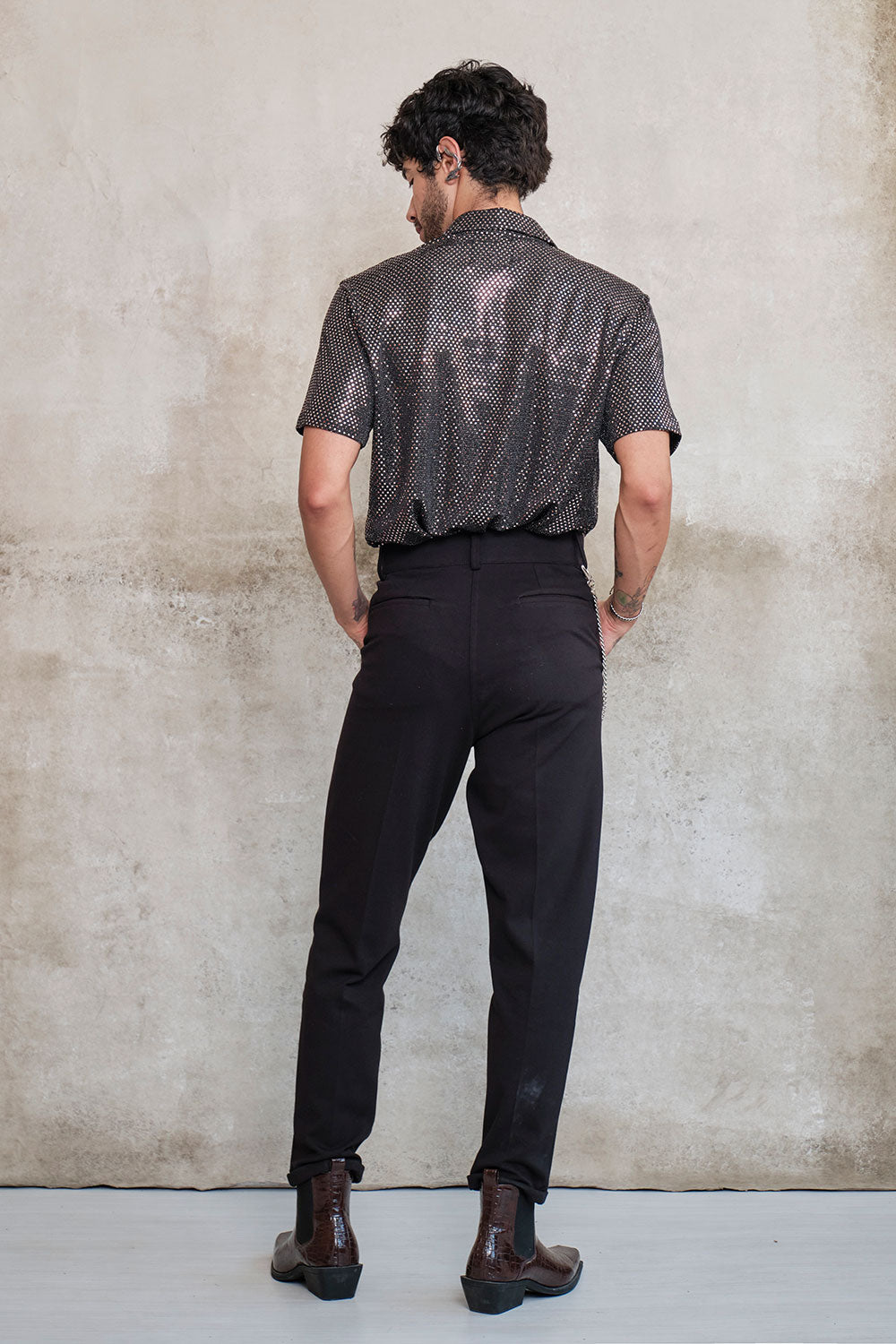 Black carrot fit pants